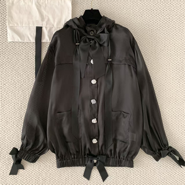 Clothing Style Winter - ชุดเสื้อโค้ทผ้าไหมผูกโบว์มีฮู้ดแขนยาวสไตล์ยุโรปสำหรับผู้หญิง คอลเลคชั่นฤดูหนาว 2026 แบบใหม่ ชุดสองชิ้น สามารถปรับแต่งได้