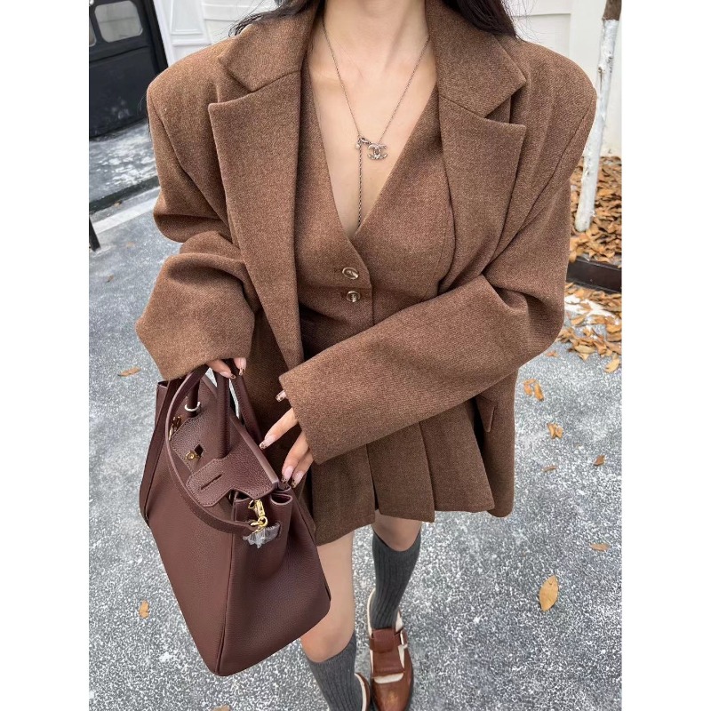 Winter Clothing Online - ชุดเสื้อแจ็คเก็ตแฟชั่นใหม่ประจำฤดูใบไม้ร่วงระดับไฮเอนด์ของ Shpmishal + เสื้อกั๊กคอวี + กระโปรงจีบ